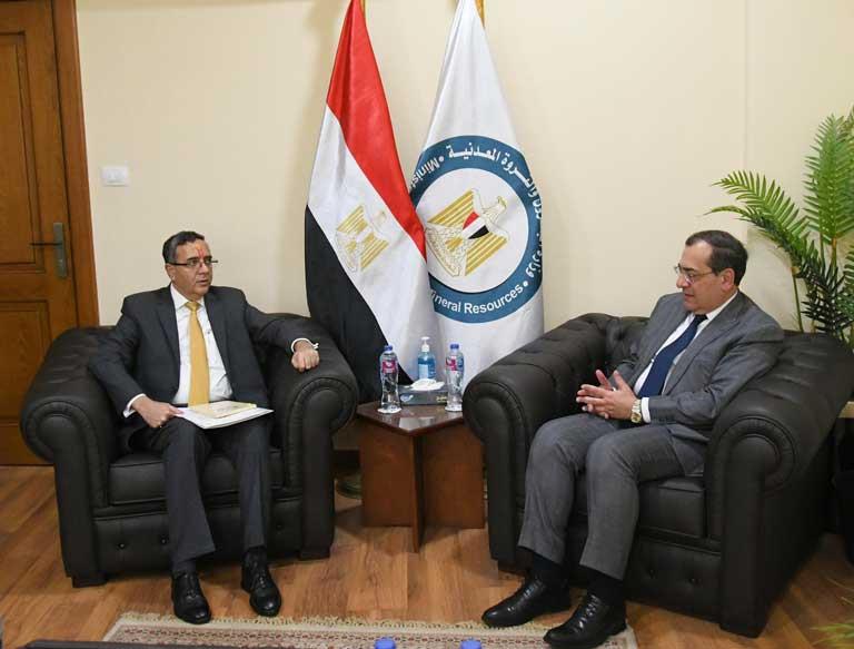 وزير البترول خلال اجتماعه مع سفير الهند بمصر