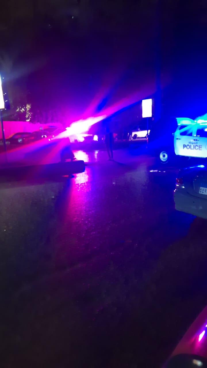 جسم غريب في شارع فيصل  (2)