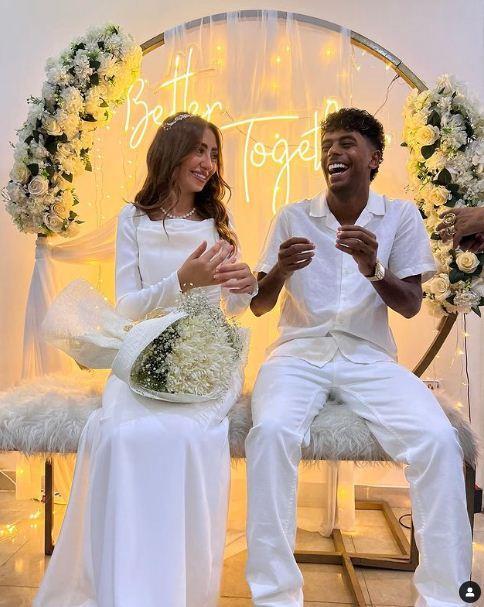 عفروتو يحتفل بعقد قرانه