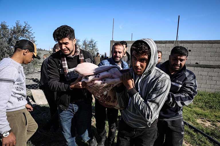 الاحتلال يستهدف منزلًا في ريف القنيطرة السوري