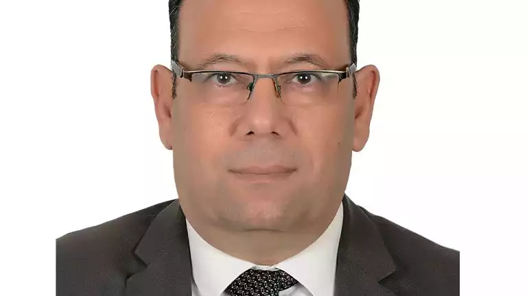 الدكتور حسن إبراهيم