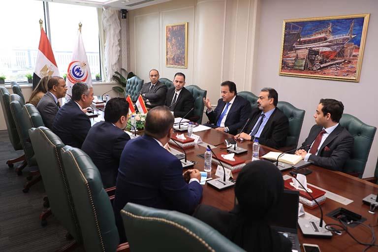 وزير الصحة يستقبل السفير اليمني لبحث توسيع آفاق التعاون في القطاع الصحي بين البلدين (2)