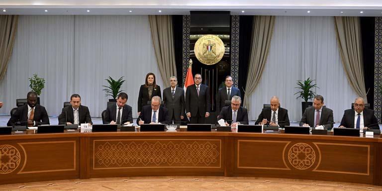 الحكومة توقع 7 اتفاقيات بمجال الهيدروجين الأخضر والطاقة المتجددة