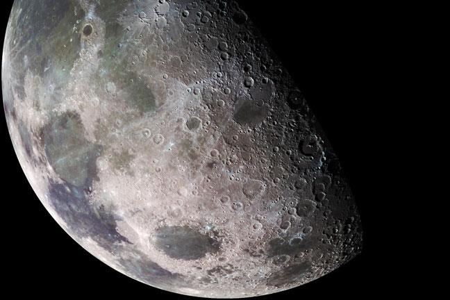 محيط القمر تقلص بنحو 45 مترا