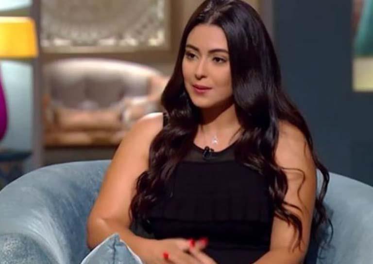 مطلقة ولديها طفل وعانت من الاكتئاب.. معلومات عن نهى عابدين صاحبة أجرأ مشاهد العتاولة