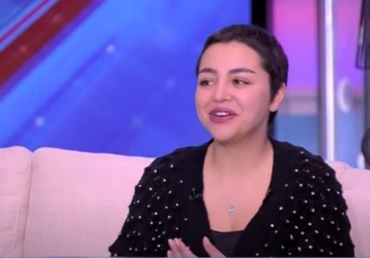 إلهام شاهين تعلق على حلاقة ابنة شقيقتها شعرها زيرو من أجل إمبراطورية ميم