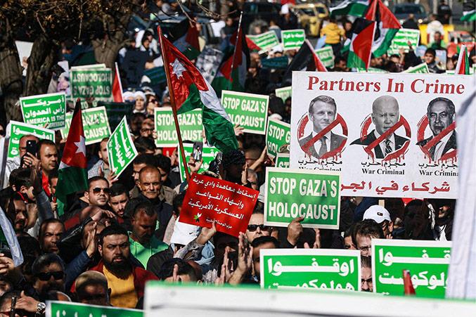 آلاف المتظاهرين في عمان احتجاجًا على الحرب بغزة