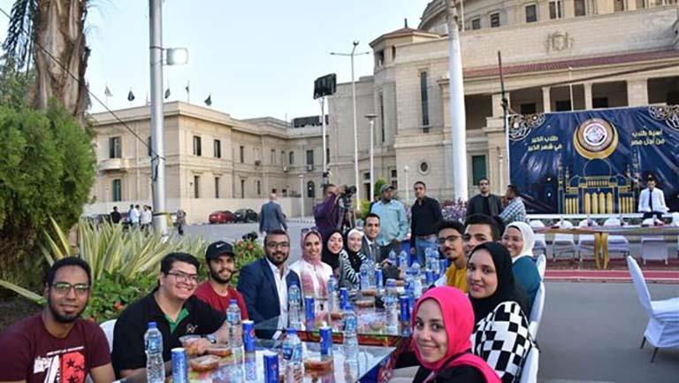 أسرة من أجل مصر تنظم إفطار جماعى في جامعة القاهرة 