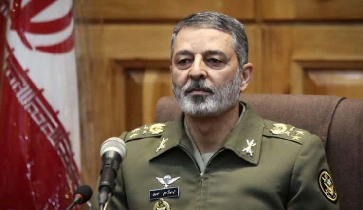 قائد الجيش الإيراني اللواء عبدالرحيم موسوي