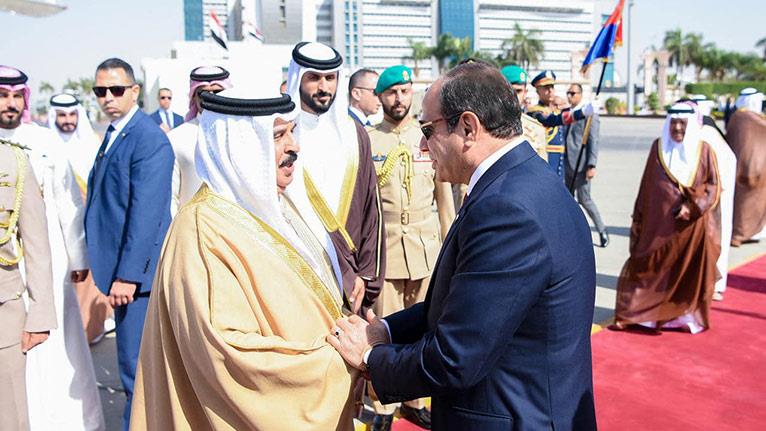 الرئيس السيسي يودع عاهل البحرين في ختام زيارته لمص