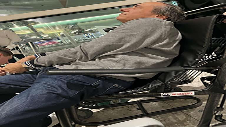 لماذا يغيب أكرم السعدني عن حضور عزاء عمه صلاح السعدني؟