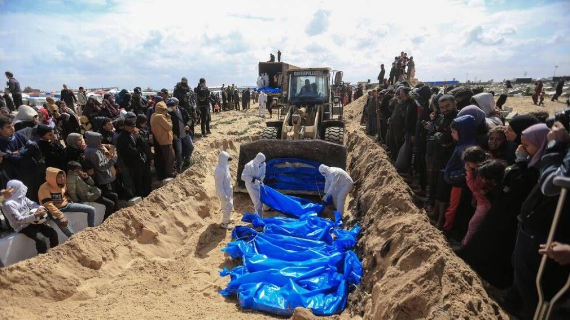 اكتشاف مقابر جماعية بجنوب غزة
