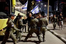 إصابة 5 إسرائيليين وضابطة شرطة بعملية دهس