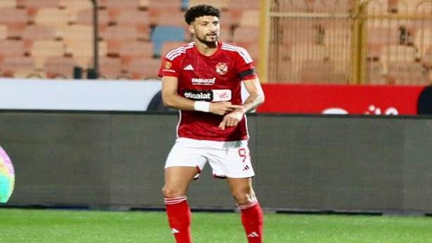 وسام أبو علي لاعب الندي الأهلي