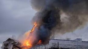 حريق في مبنى فور تاورز التاريخي
