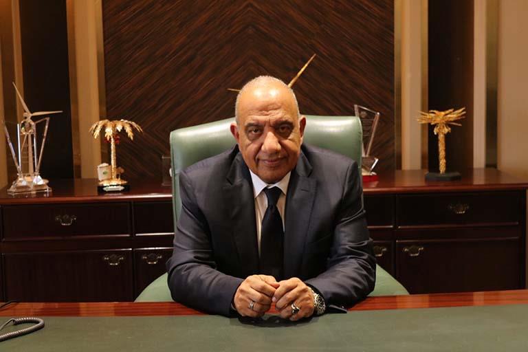 الدكتور محمود عصمت وزير الكهرباء