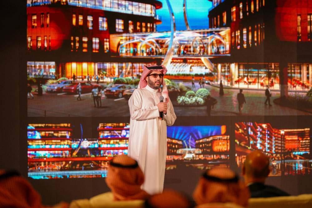 تركي آل الشيخ يعلن استضافة نهائي كأس السوبر الإفريقي بين الأهلي والزمالك