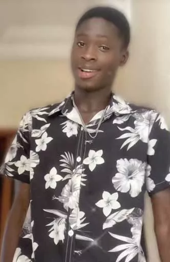 اللاعب الشاب الشيخ توري