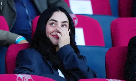 نيكي نيكول صديقة لامين يامال