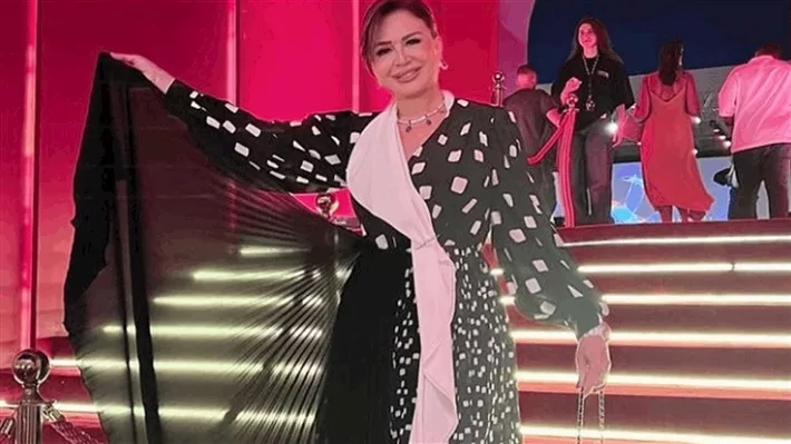 رد جديد من إلهام شاهين بعد أزمة تطاير فستانها في مهرجان الجونة