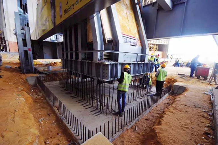 نقل تمثال الملك رمسيس الثاني (9)