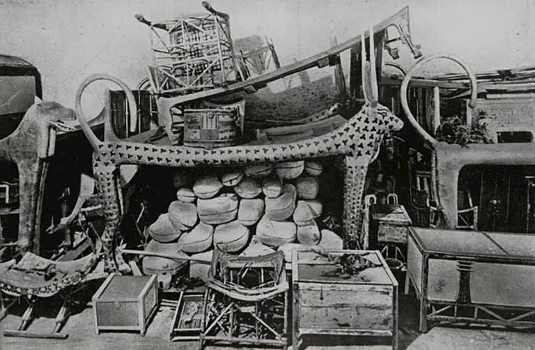 صورة أرشيفية - الأثاث الجنائزى1