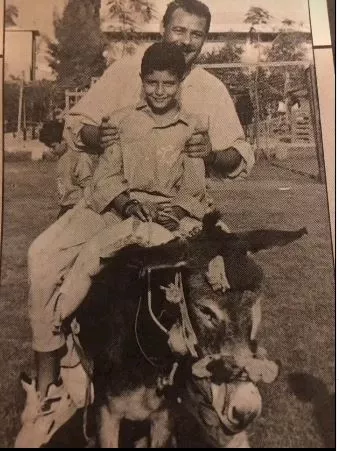 أحمد الفيشاوي ووالده الراحل فاروق الفيشاوي