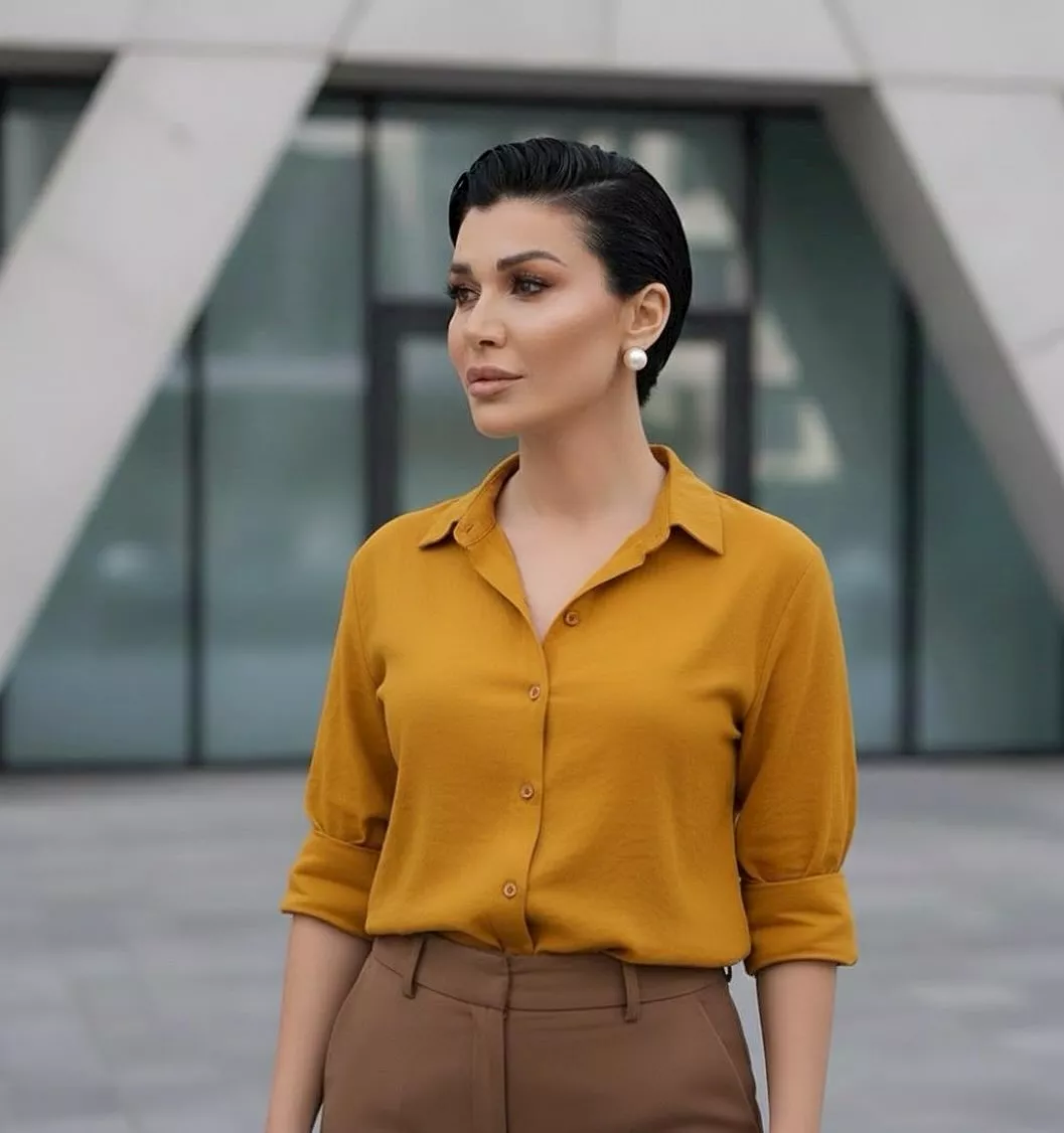 نادين الراسي تفاجئ جمهورها بإطلالة غربية