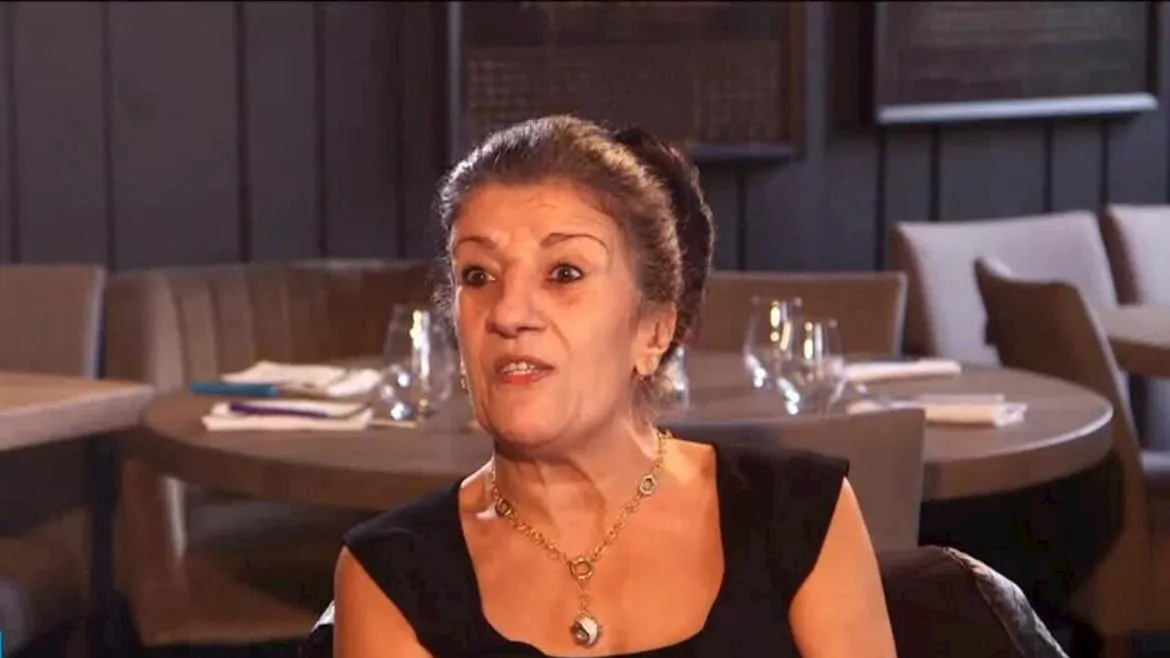 وفاة الفنانة الجزائرية باية بوزار