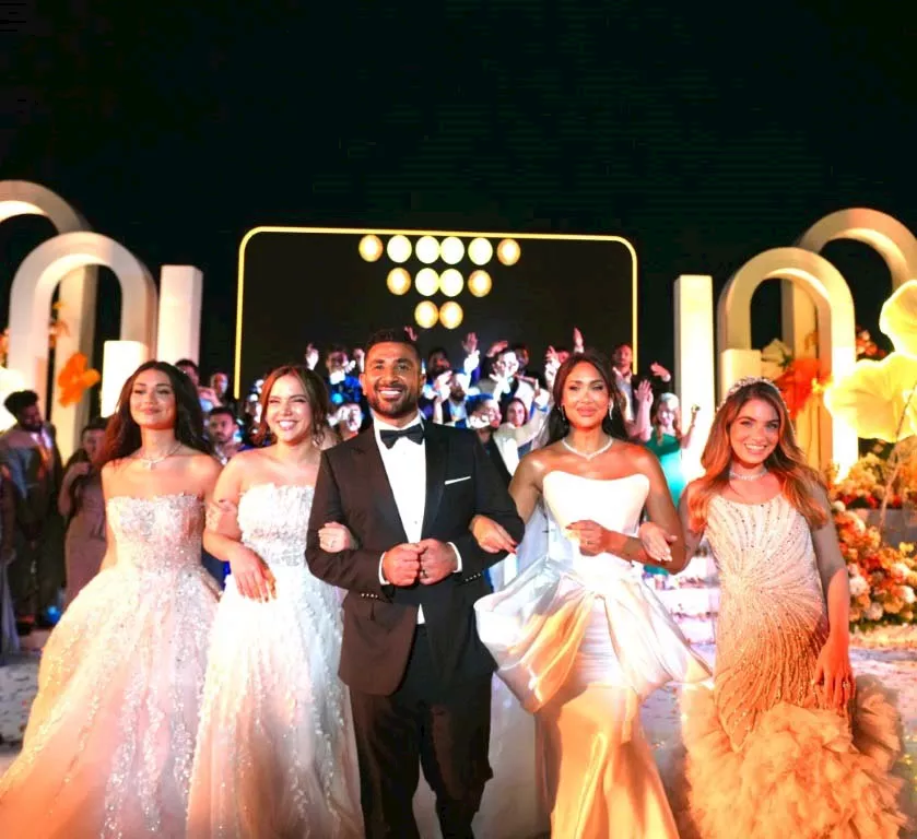 عملت شرع ربنا  أحمد سعد يثير الجدل بحفل زفاف وسط 4 عرائس.. ما القصة؟