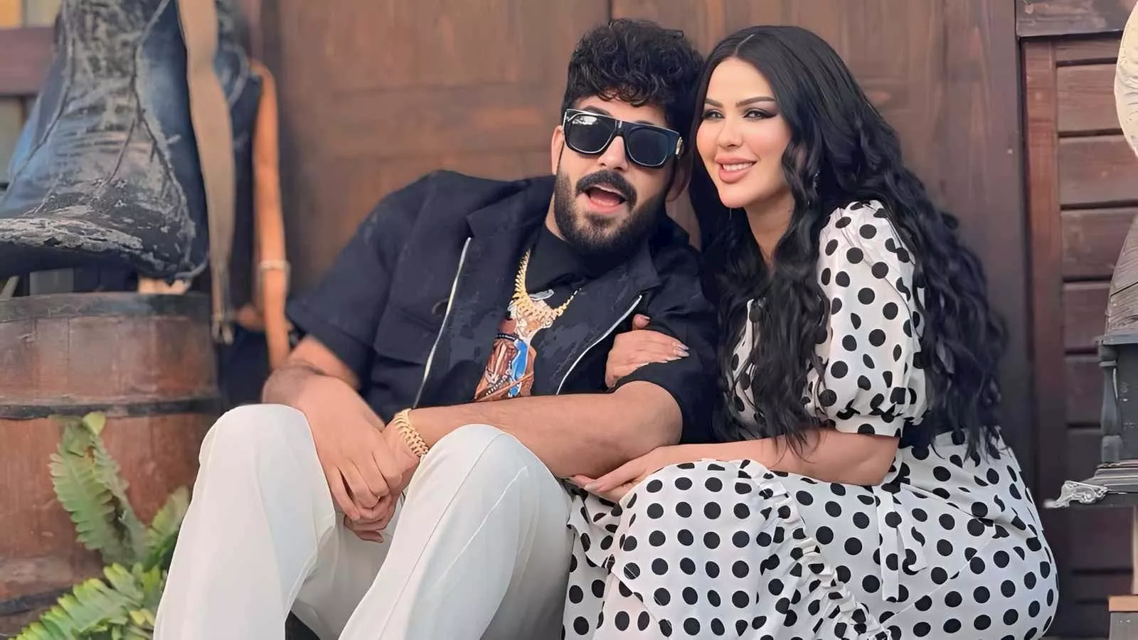 بسبب محل حلوى شهير.. أرملة إسماعيل الليثي تكشف تفاصيل تدمير سيارتها _2