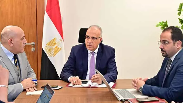 اجتماع الدكتور هاني سويلم وزير الموارد المائية والري (2)