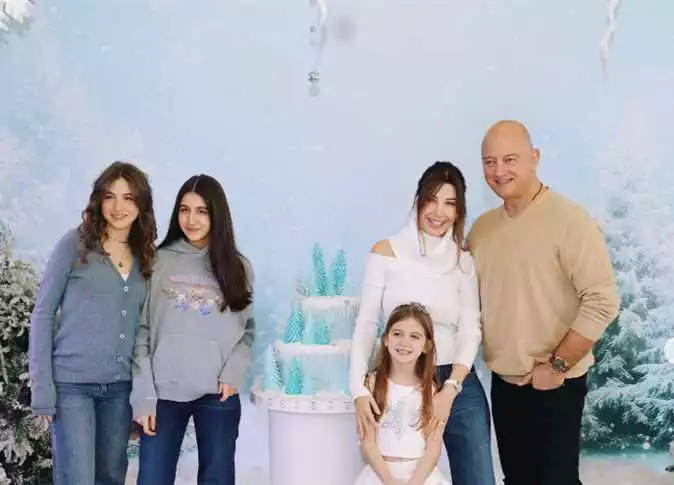 نانسي عجرم تحتفل بعيد ميلاد ابنتها مع زوجها