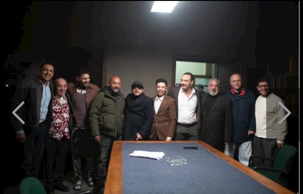 محمد هنيدي وفريق شهادة معاملة أطفال يزورون موقع تصوير قهوة المحطة