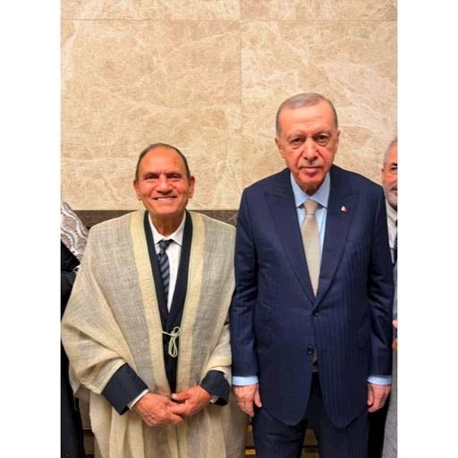 دعاه رسميًا.. أردوغان يستقبل احمد نعينع لإحياء ليلة القدر بتركيا (2)