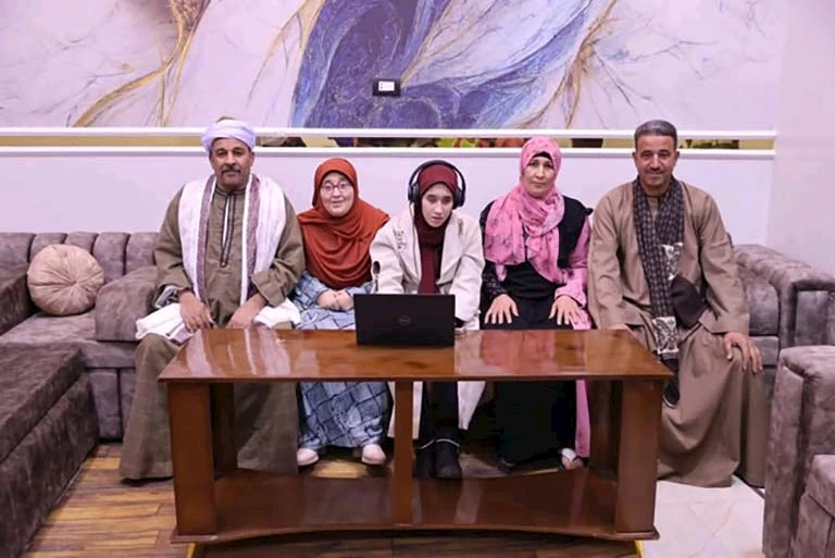 طالبة بمدرسة للمكفوفين