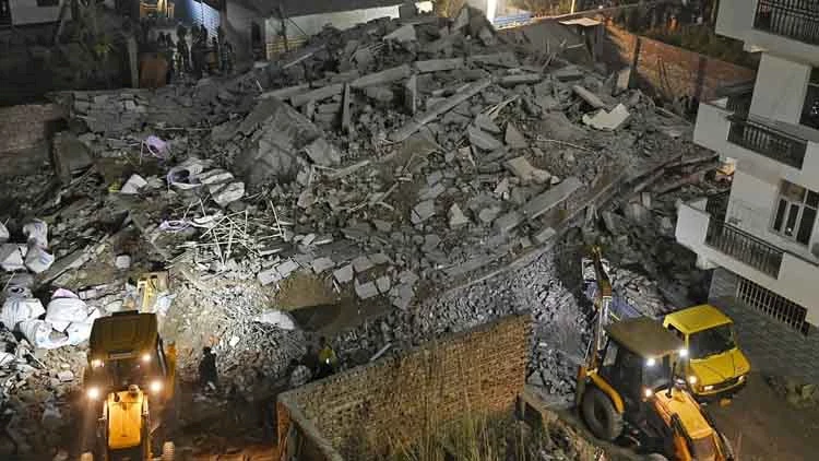 مقتل وإصابة 22 شخصًا إثر انهيار مبنى في نيودلهي