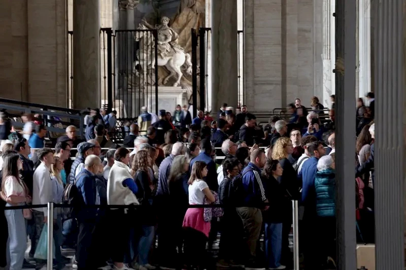 جنازة البابا في روما