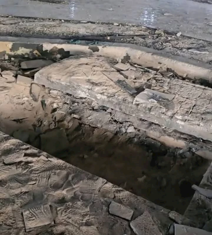 مجهولون ينبشون قبر حافظ الأسد