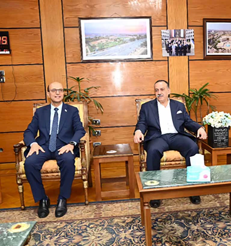 لقاء محافظ أسيوط (2)