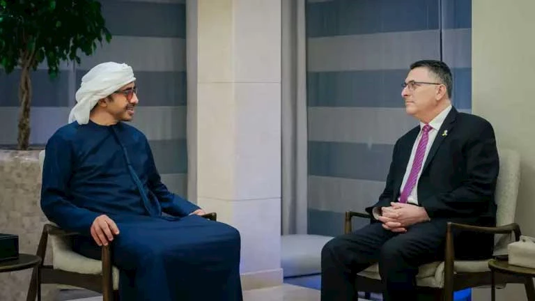 ساعر وبن زايد في أبو ظبي