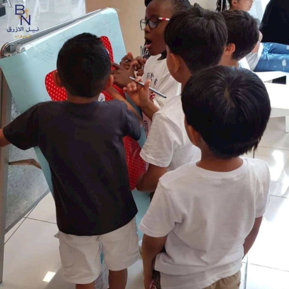 النيل الأزرق للمجوهرات تحتفل بعيد اليتيم بتبرعات مميزة لأطفال الكويت