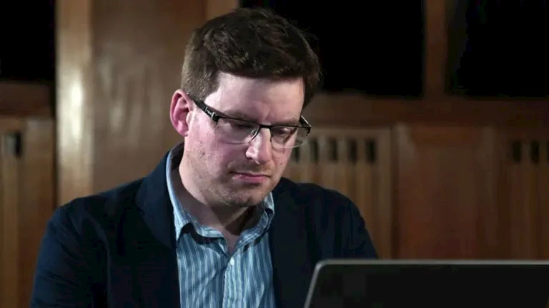 قال لورانس هيل-كاوثورن إن ادعاءات العديد من الأشخاص الذين أجرينا معهم المقابلات تتوافق مع تعريف التعذيب