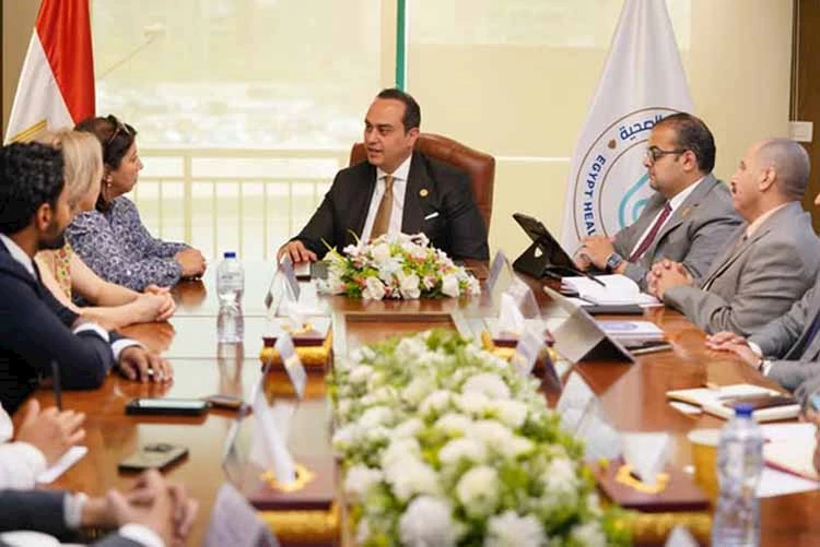 الرعاية الصحية تبحث مع سانوفي العالمية التعاون في علاج الأمراض الجينية والمناعية (1)