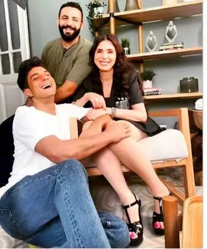 الفيشاوي ودينا_3