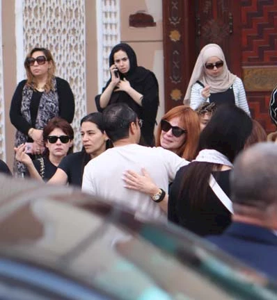 كارول سماحة في جنازة زوجها (2)