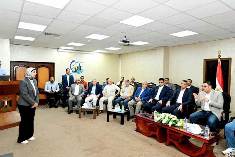 الشربيني يتابع مشروعات مدينة السويس الجديدة (1)