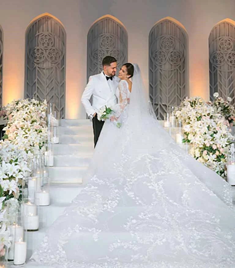 على طريقة ليلى زاهر وهشام جمال.. رنا رئيس تحتفل بزفافها على أغنية خاصة