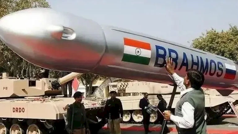 براهموس هو أحد صواريخ كروز الهندية القادرة على حمل أسلحة نووية أيضاً
