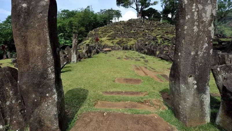 هرم جونونج بادانج